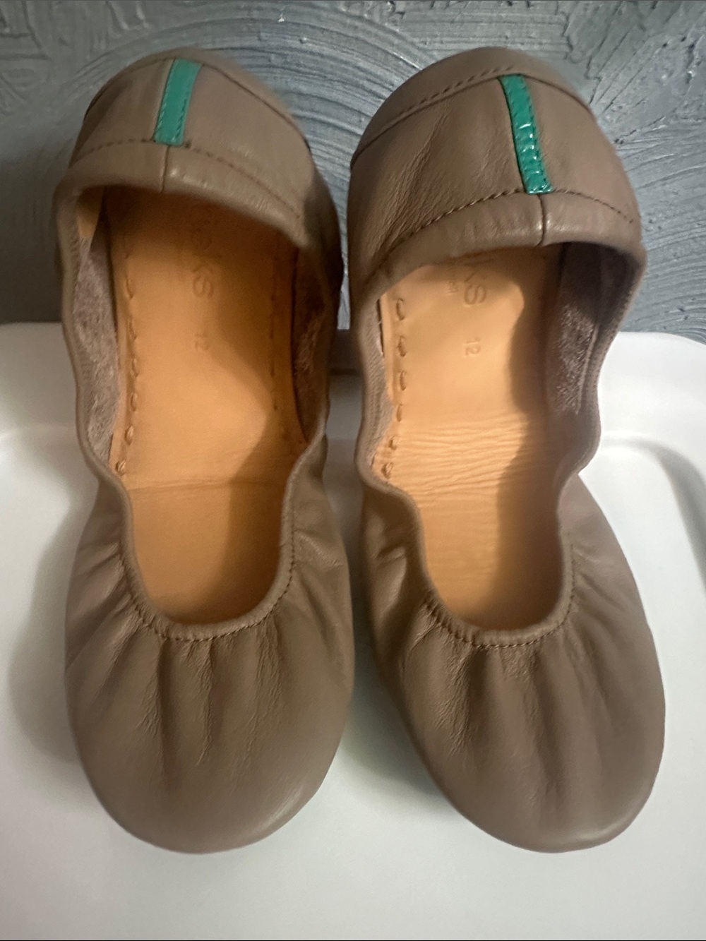 Tieks Tan Flats with Teal Accent size 12